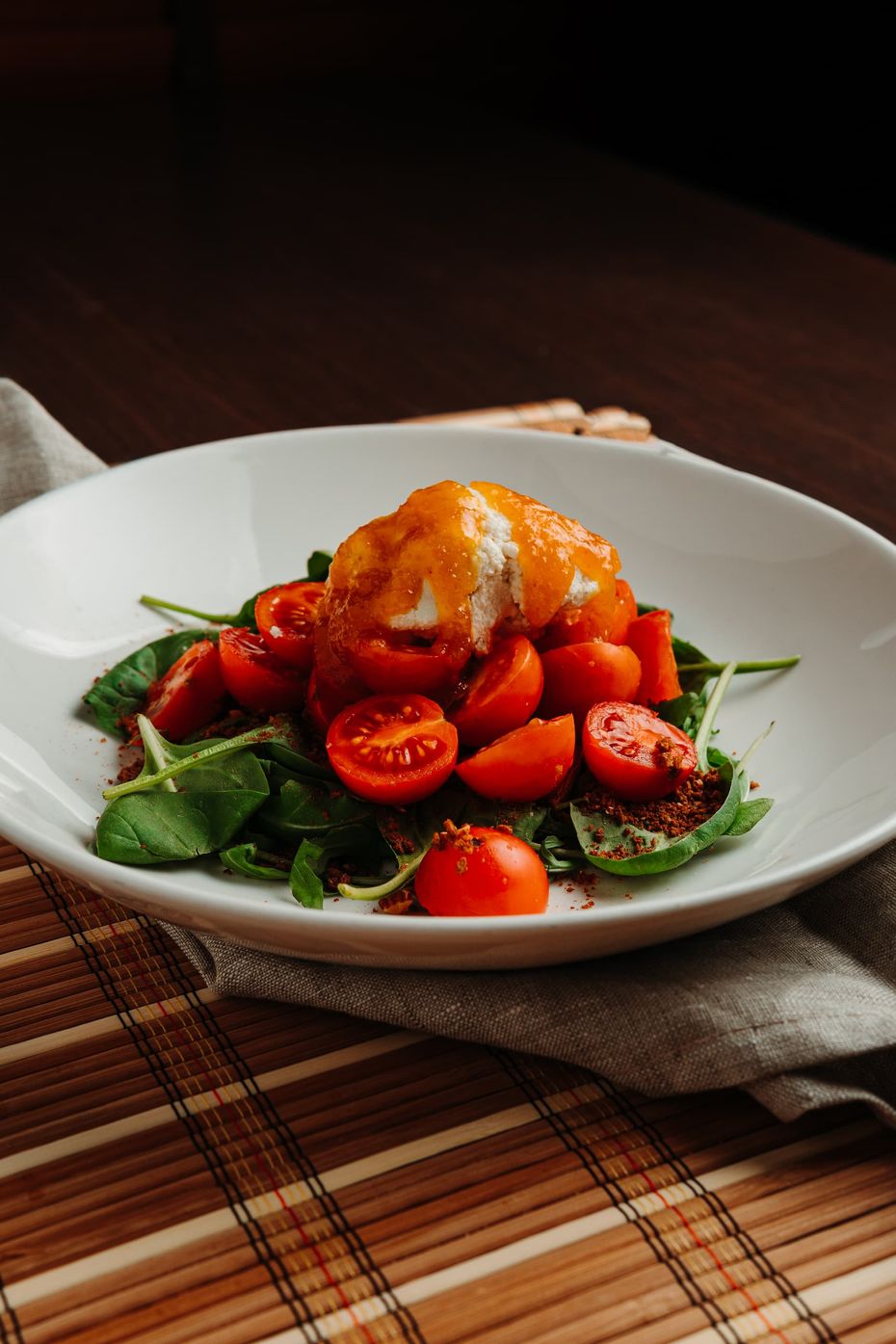 Spinach salad with cherry tomatoes - Villaggio